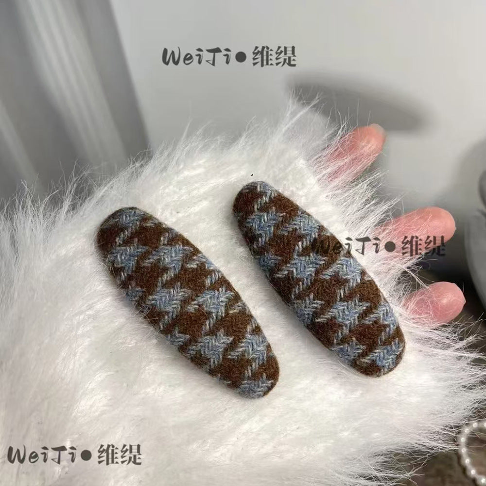 撞色針織格紋復古髮夾－藍白（單個裝）款細節｜https://igowo.tw/