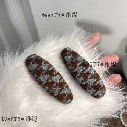 撞色針織格紋復古髮夾－藍白（單個裝）款細節｜https://igowo.tw/