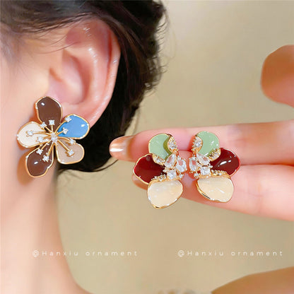 金色鋯石花朵電鍍耳釘－商品主圖｜https://igowo.tw/