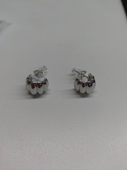 金色C形立體耳環