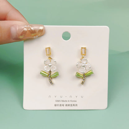 綠色金屬蝴蝶結耳釘－細節特寫5｜https://igowo.tw/