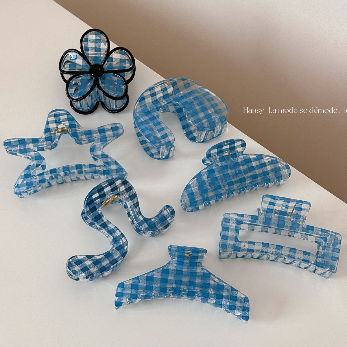 格紋簡約鯊魚夾－商品主圖｜https://igowo.tw/