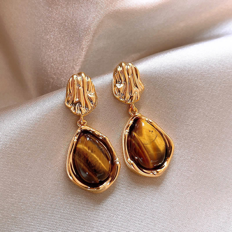 銀針不規則簡約耳環－細節特寫2｜https://igowo.tw/