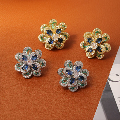 金色鋯石花朵立體耳釘－商品主圖｜https://igowo.tw/