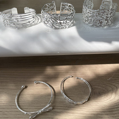韓系金屬風鏤空手鐲簡約輕奢高級感手環女小眾精致冷淡風手飾批發