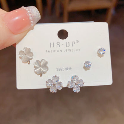小巧耳釘套組－第二視角實拍｜https://igowo.tw/