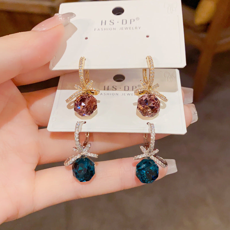 鋯石蝴蝶結鑲鑽耳扣－商品主圖｜https://igowo.tw/