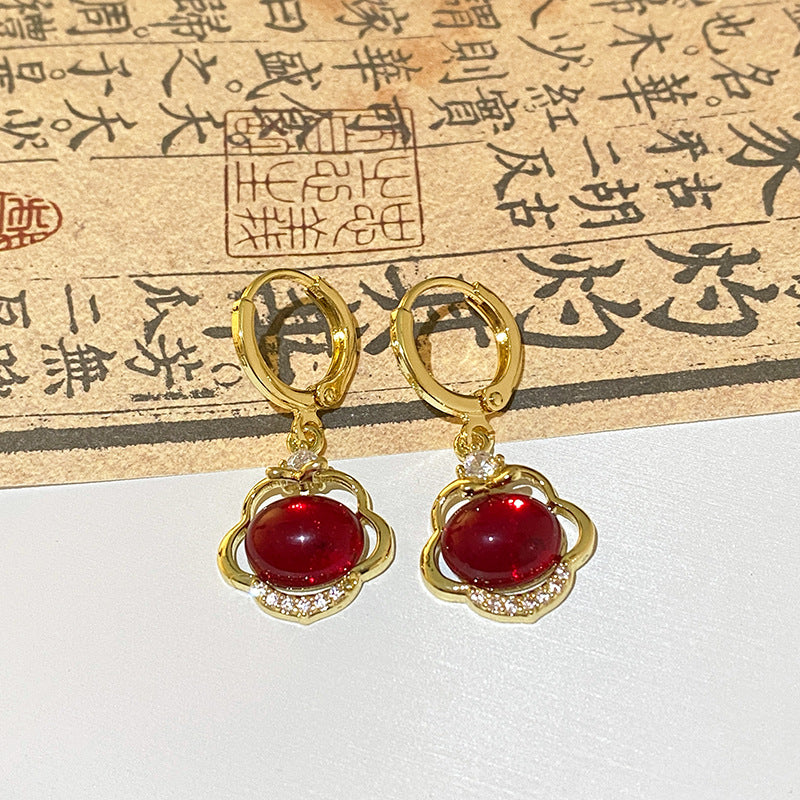 本命年紅貓眼石如意鎖耳扣新中式復古蚊香盤耳夾秋冬無耳洞耳飾女 紅色貓眼石如意鎖耳扣