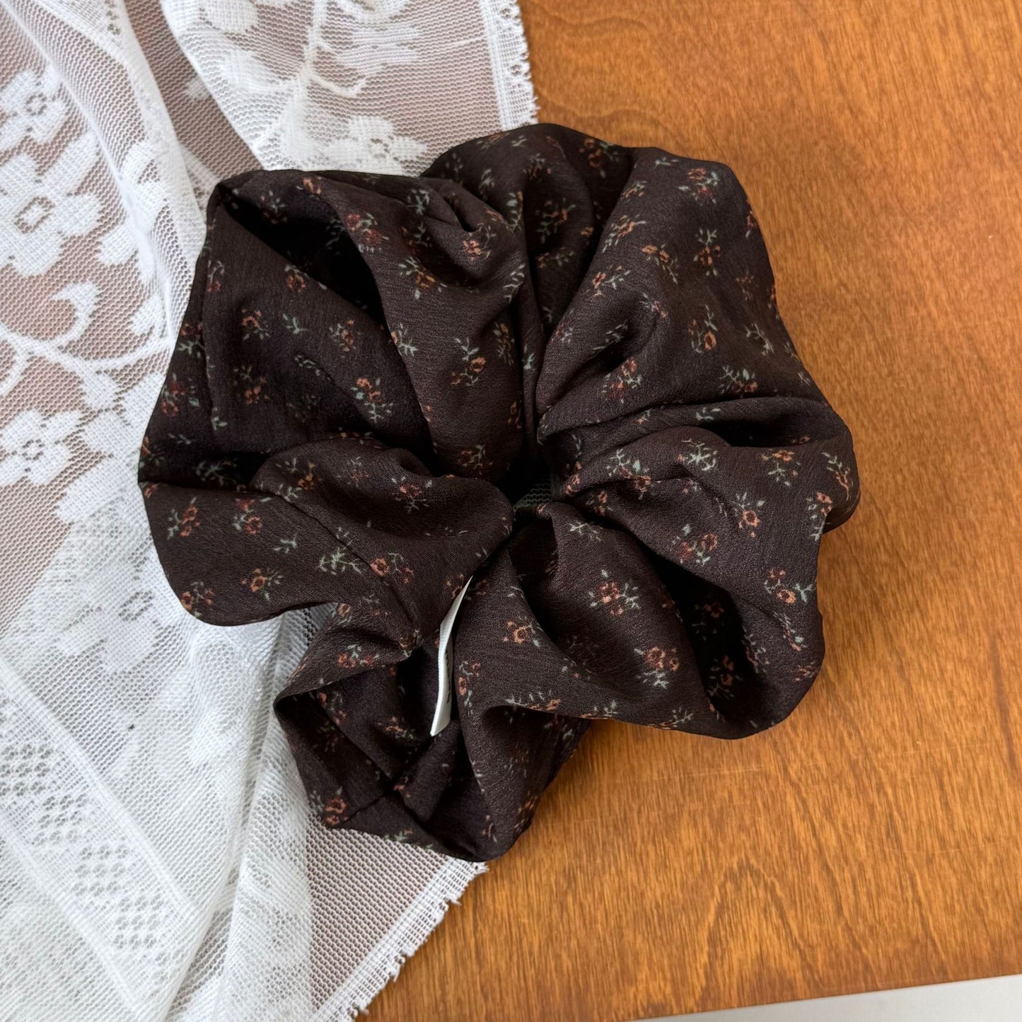 碎花波點復古髮圈－咖色點髮箍款細節｜https://igowo.tw/
