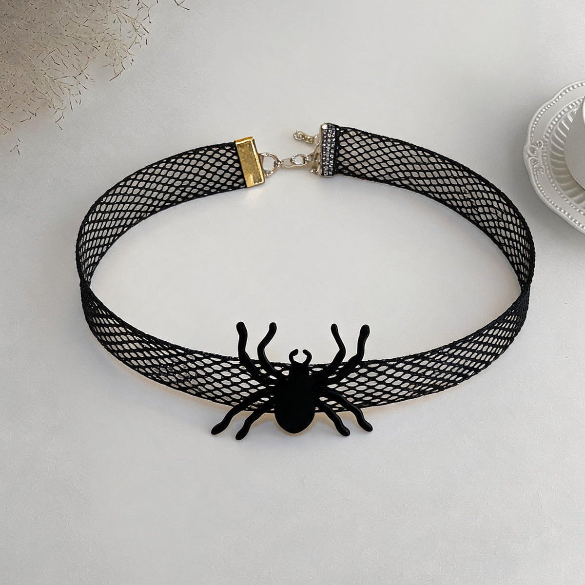 黑色蝙蝠蜘蛛項鍊－細節特寫2｜https://igowo.tw/