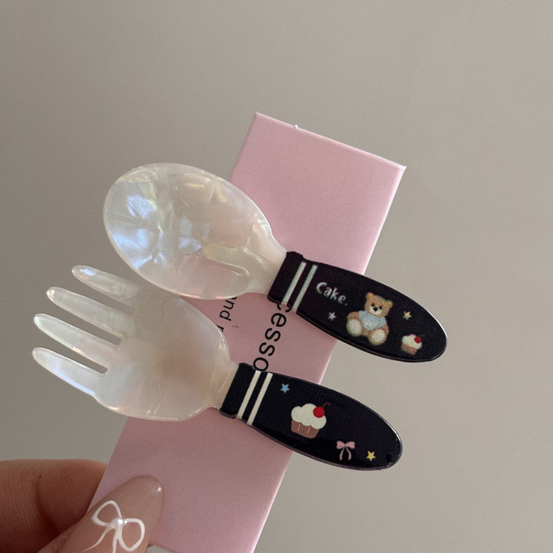 葡萄西瓜髮夾二件組－小熊+領結款細節｜https://igowo.tw/