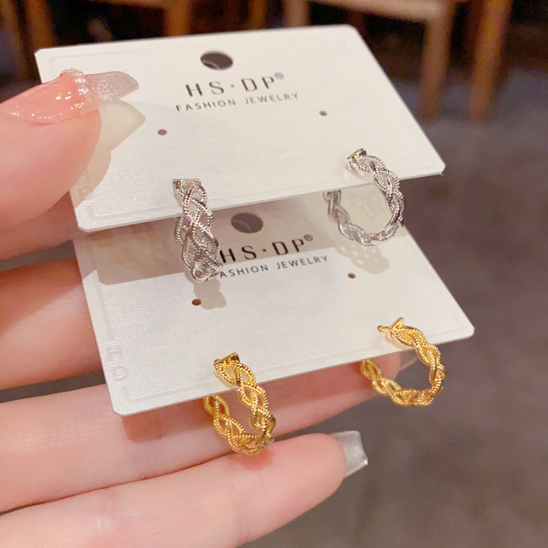 金屬扭紋簡約耳扣－商品主圖｜https://igowo.tw/
