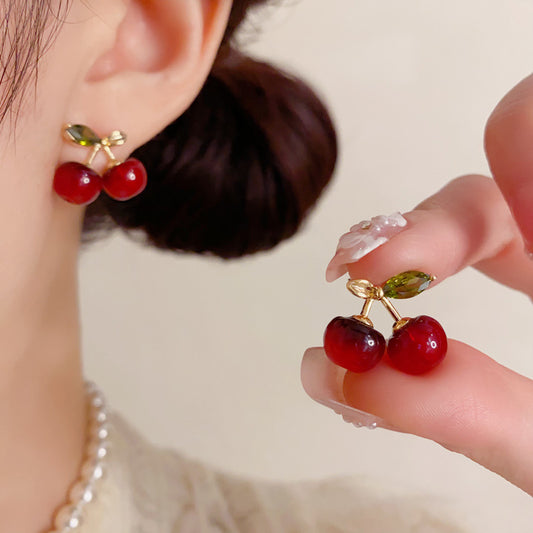 紅色櫻桃簡約耳釘－商品主圖｜https://igowo.tw/