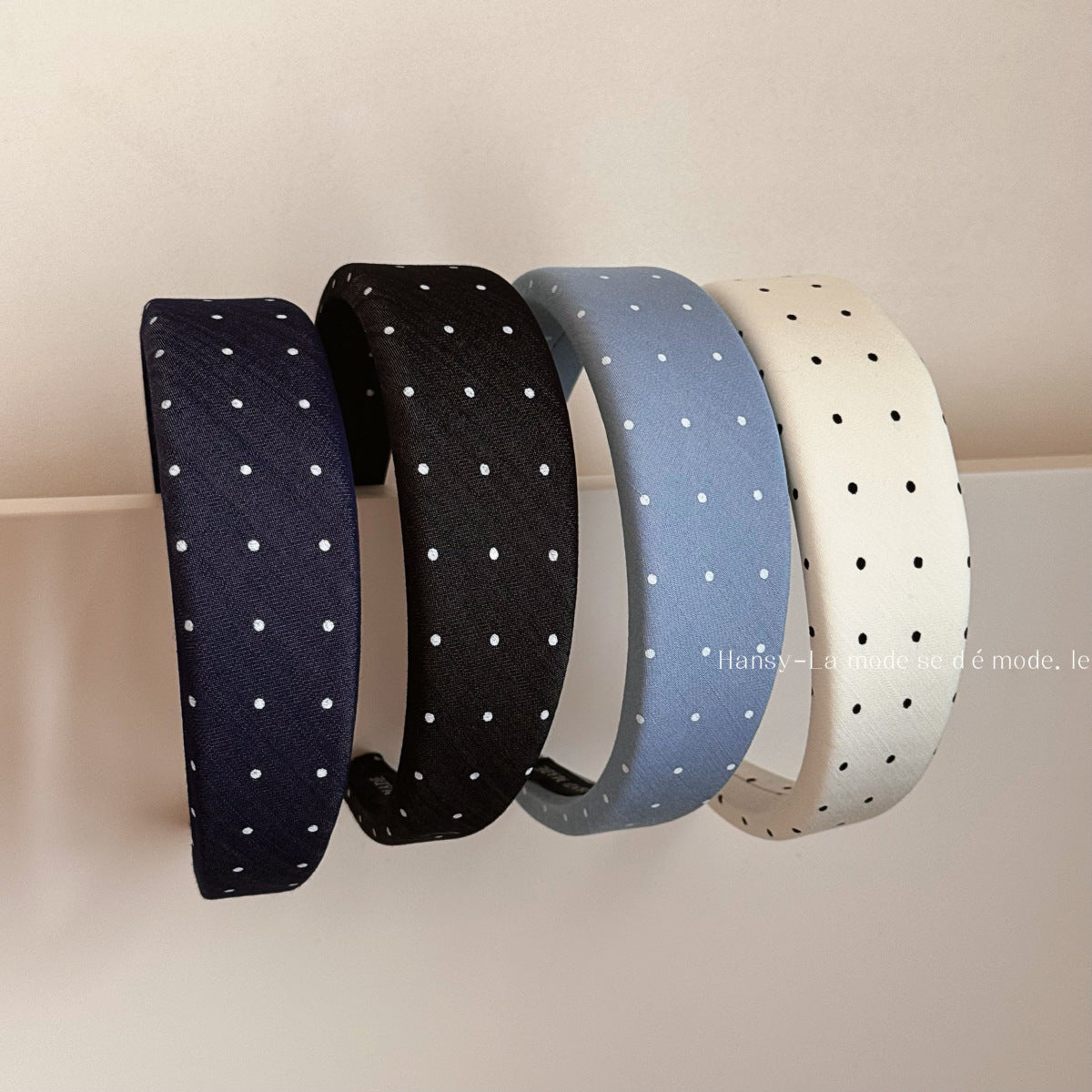 波點寬版簡約髮箍－商品主圖｜https://igowo.tw/