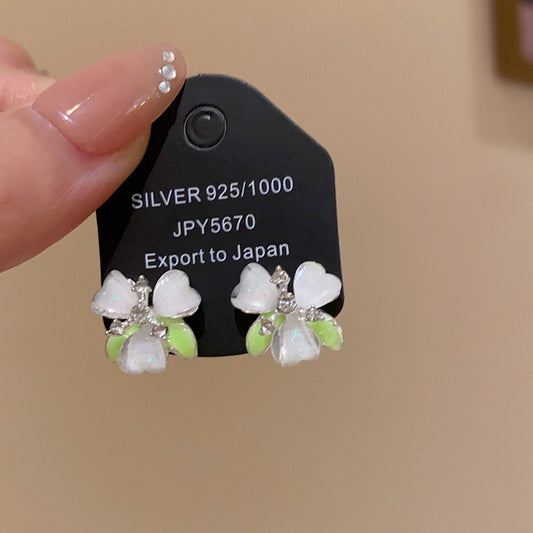 銀針花朵耳釘－商品主圖｜https://igowo.tw/