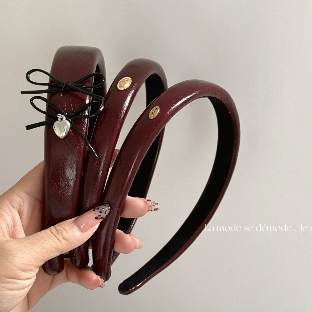 皮革蝴蝶結復古髮箍－商品主圖｜https://igowo.tw/