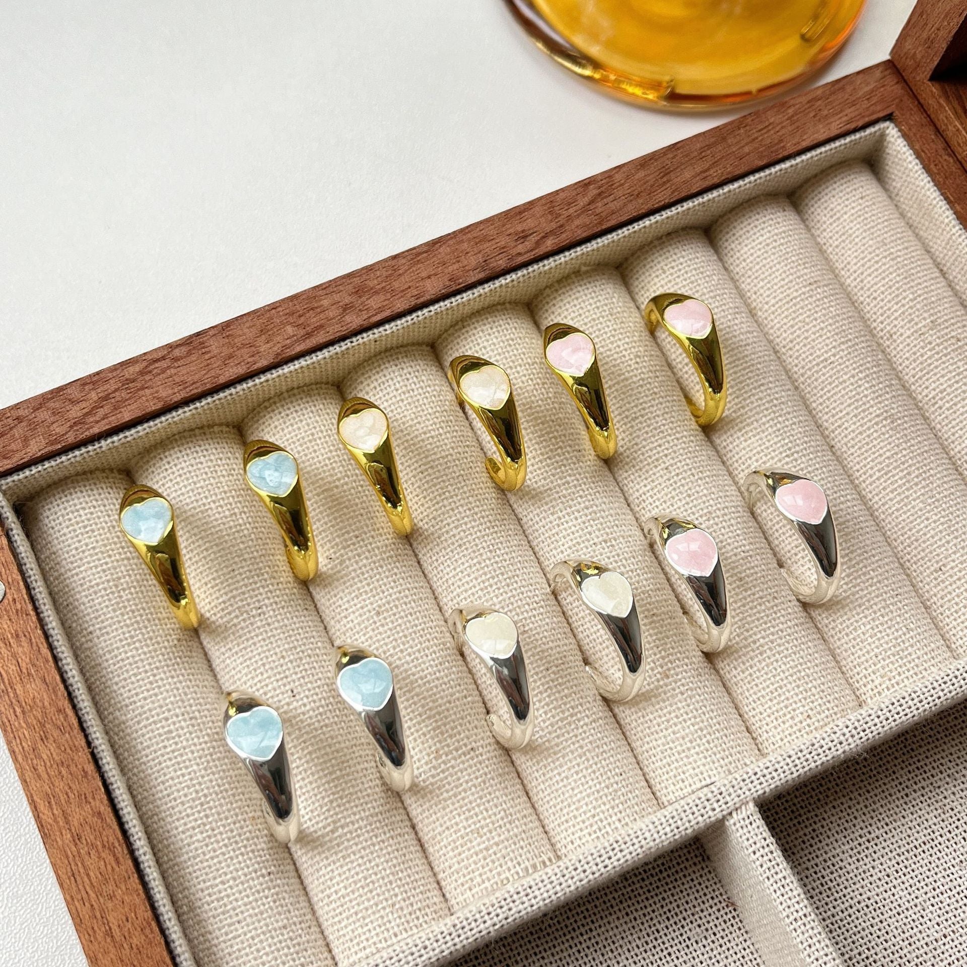 愛心簡約耳釘－商品主圖｜https://igowo.tw/