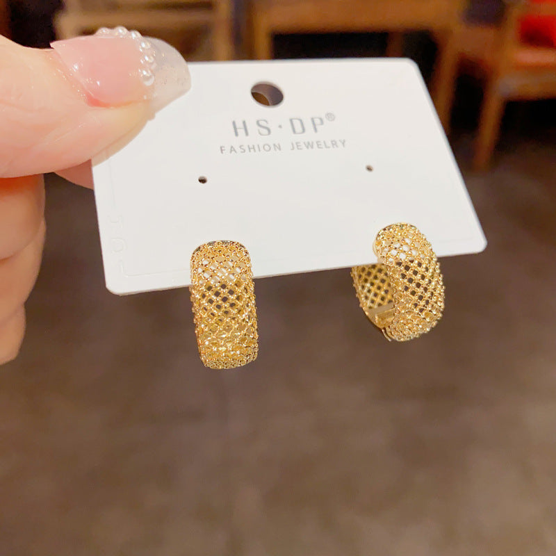金色幾何電鍍簡約耳扣－細節特寫81｜https://igowo.tw/