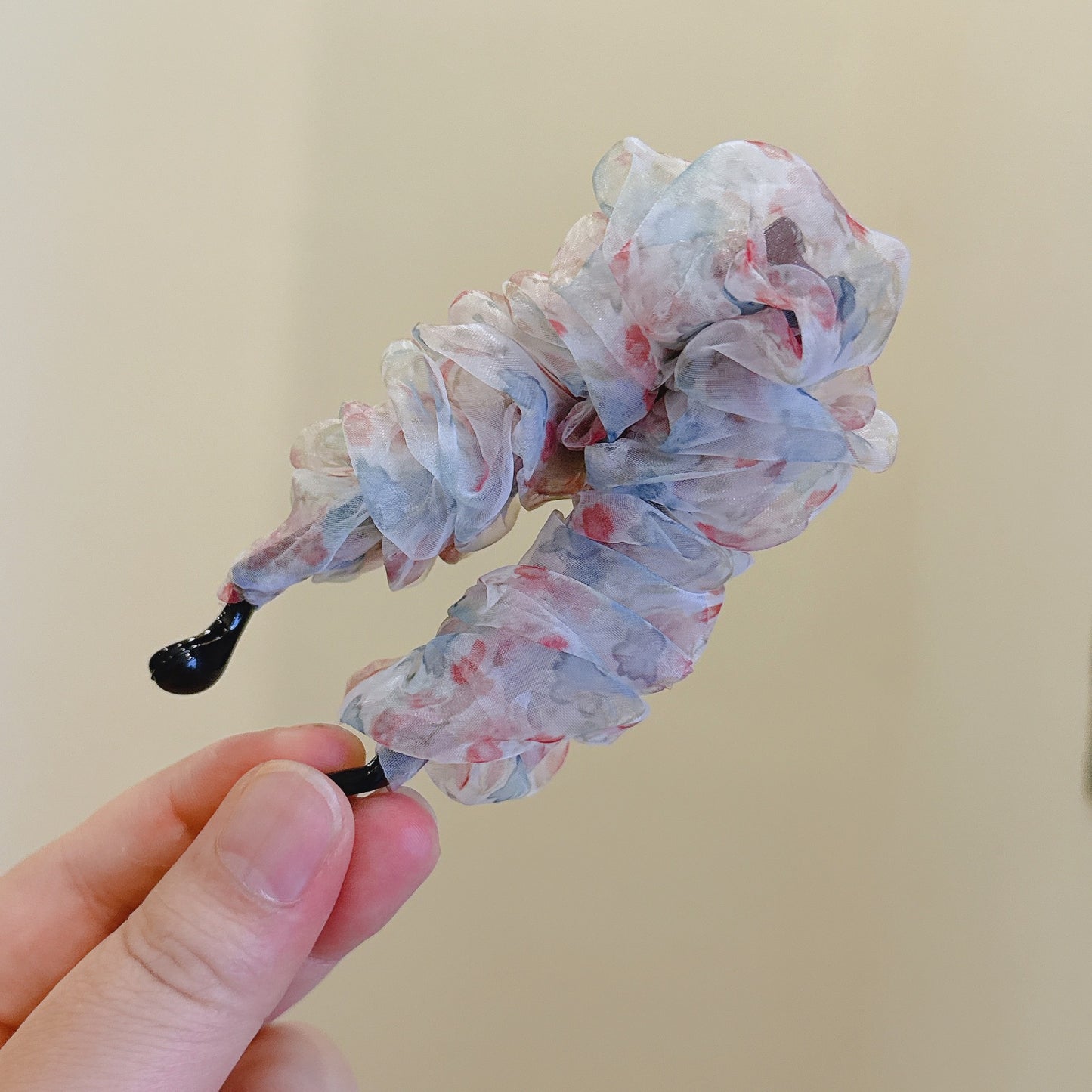 網紗碎花鯊魚夾－碎花米白款細節｜https://igowo.tw/