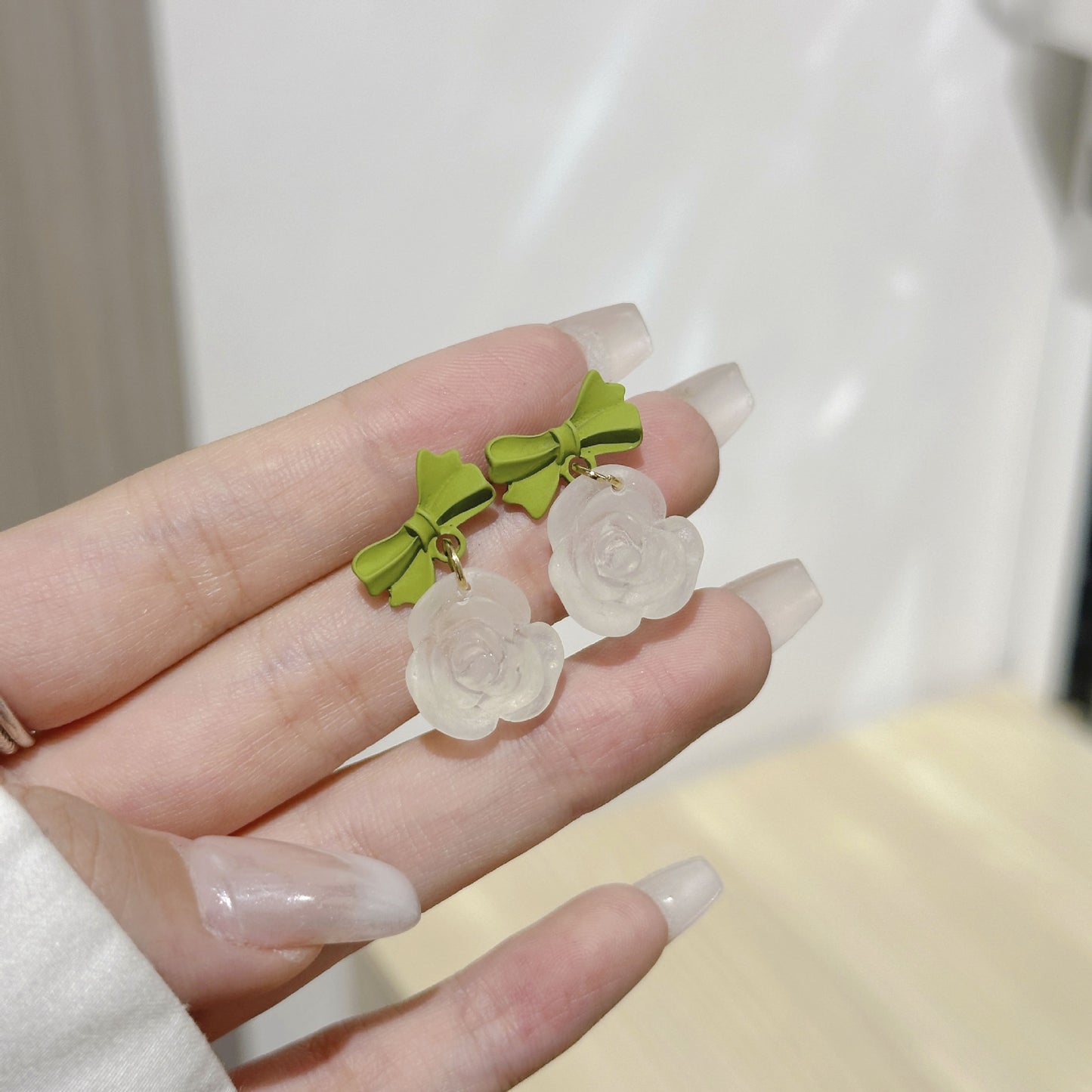 蝴蝶結花朵耳環－細節特寫59｜https://igowo.tw/