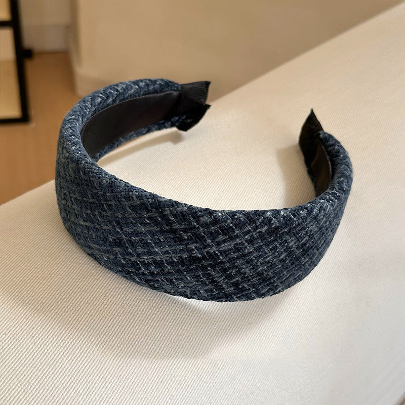 布面格紋寬版髮箍－黑色款細節｜https://igowo.tw/