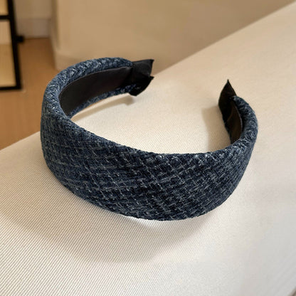 布面格紋寬版髮箍－黑色款細節｜https://igowo.tw/