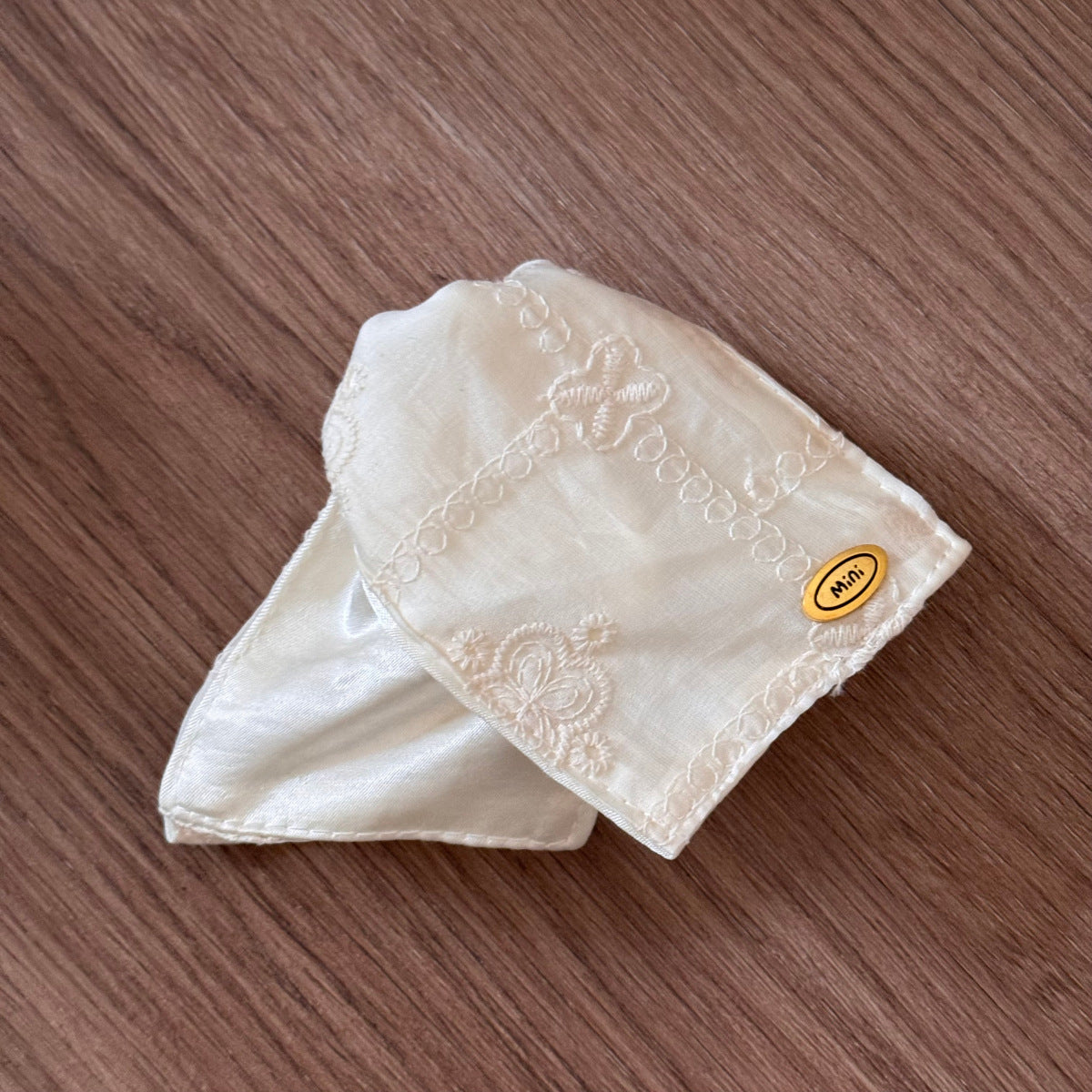 三角形刺繡鯊魚夾