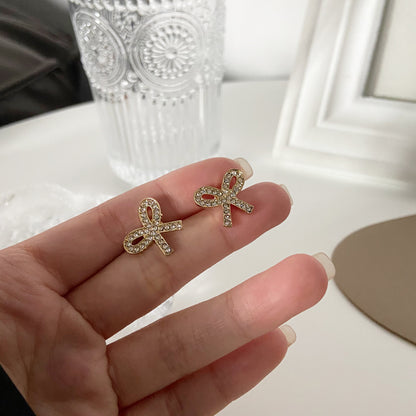 珍珠蝴蝶結簡約耳釘