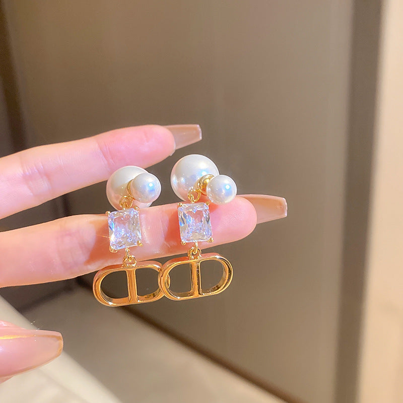 珍珠銀針蝴蝶鑲鑽耳釘－細節特寫62｜https://igowo.tw/