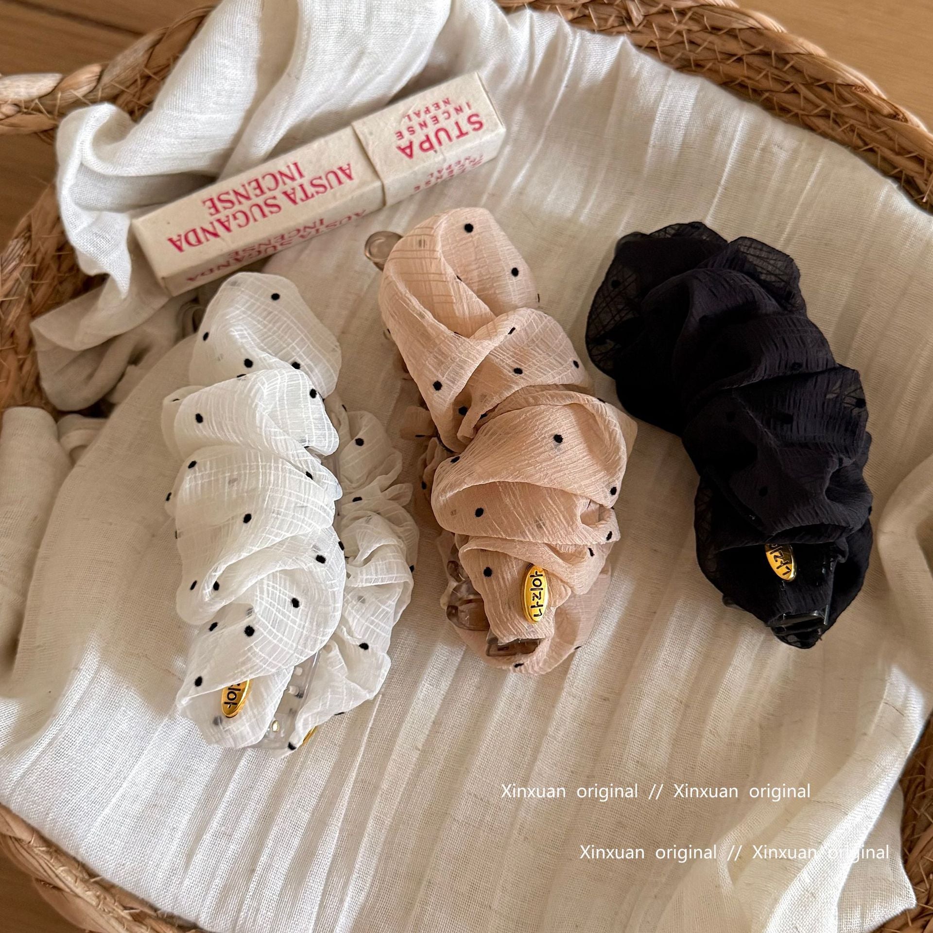 波點復古髮夾－商品主圖｜https://igowo.tw/