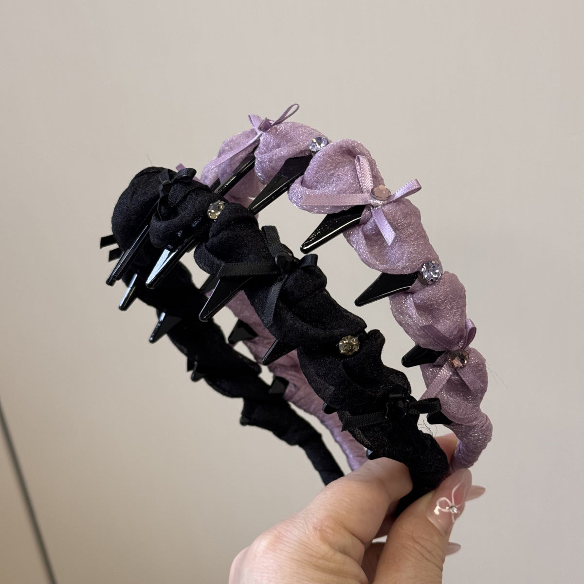 鋯石蝴蝶結纏繞髮箍－第二視角實拍｜https://igowo.tw/