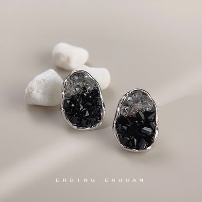 黑色水晶玻璃幾何耳釘－商品主圖｜https://igowo.tw/