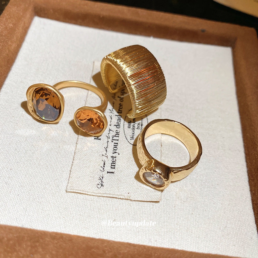 棕色橢圓鑲鑽戒指－戒指-金色款實拍｜https://igowo.tw/