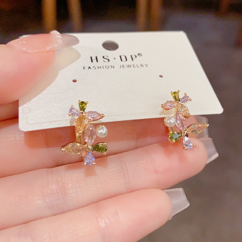 鋯石蝴蝶簡約耳扣－商品主圖｜https://igowo.tw/