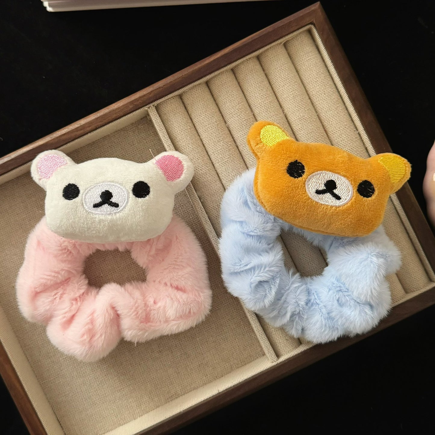 棕色小熊大腸圈髮圈－商品主圖｜https://igowo.tw/