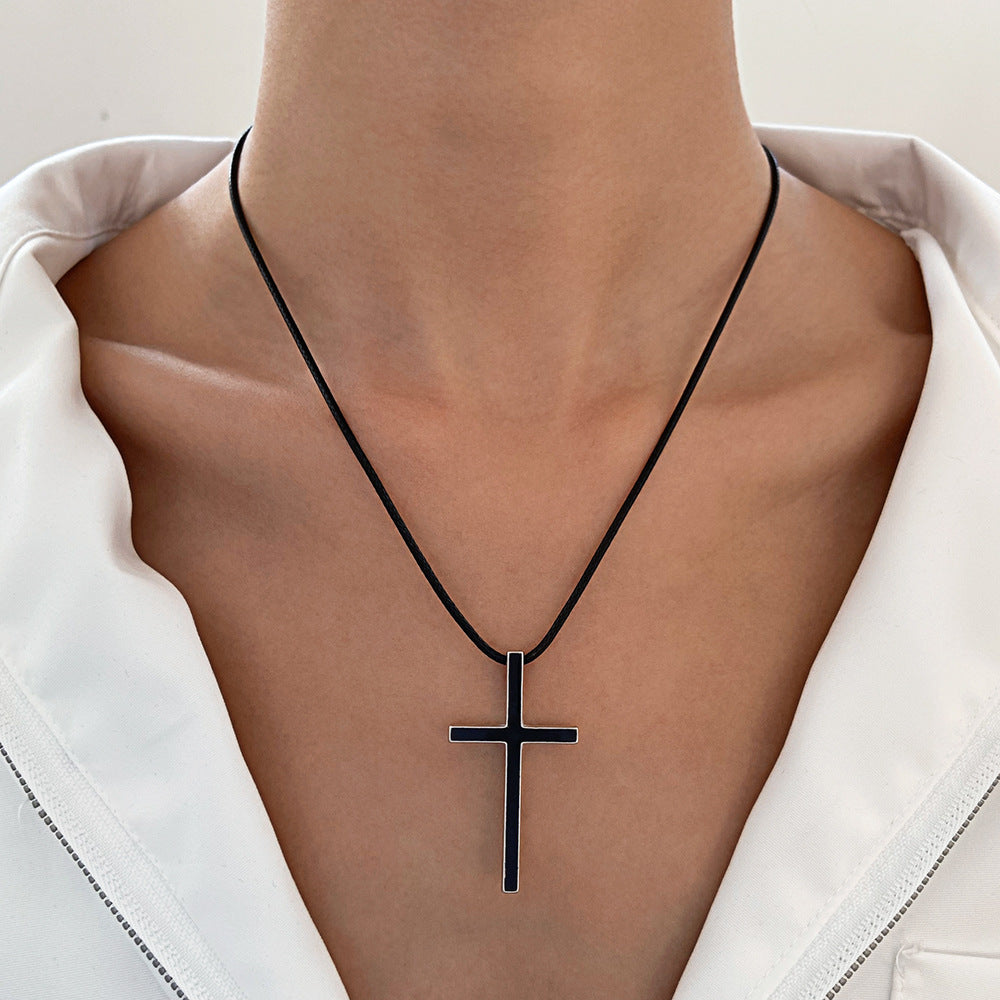 黑色琺瑯十字墜飾項鍊－商品主圖｜https://igowo.tw/