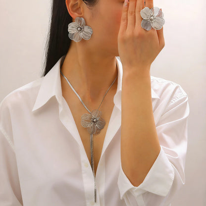 金色花朵復古耳釘
