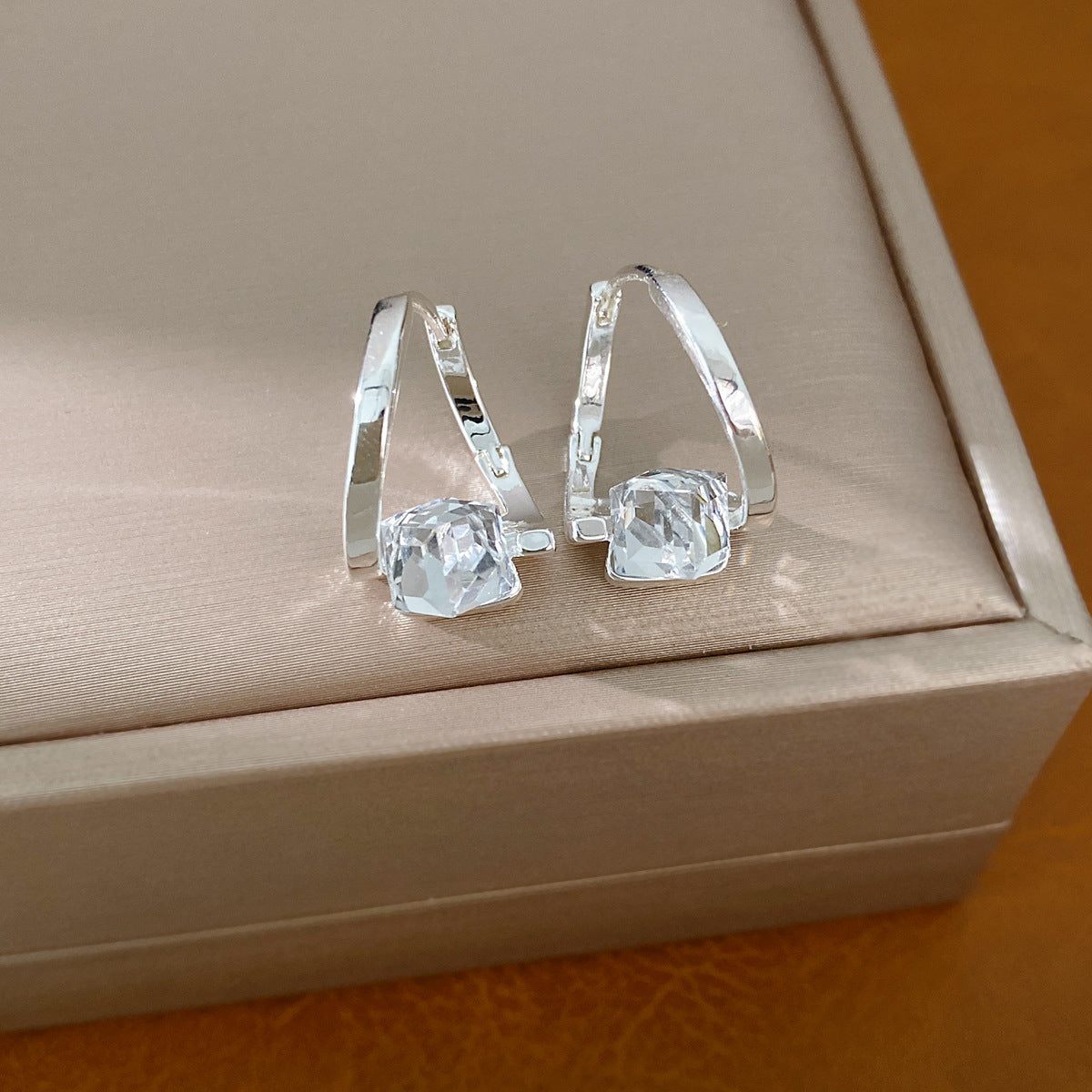 金色方形立體耳扣