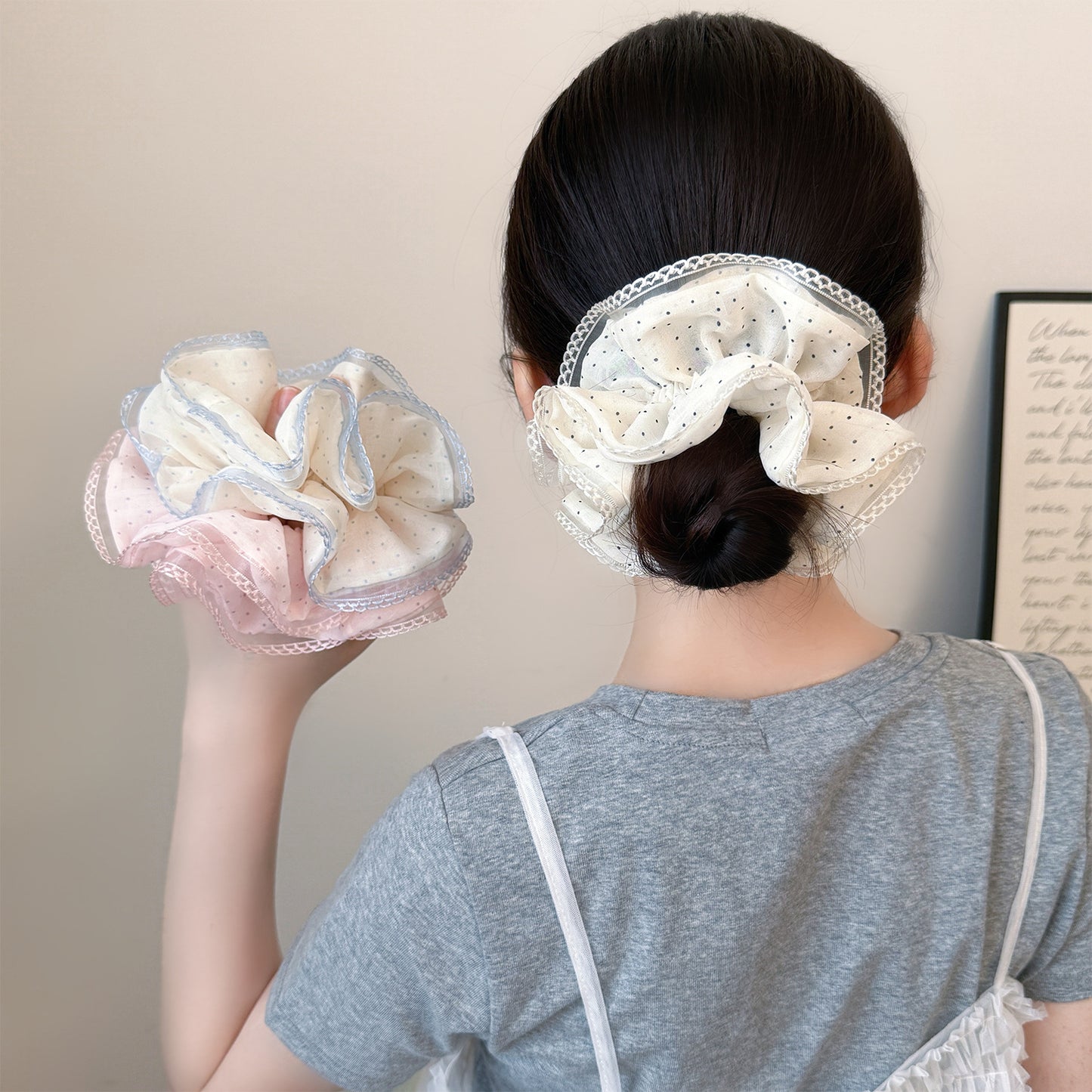 蕾絲大腸圈雙層髮圈－商品主圖｜https://igowo.tw/