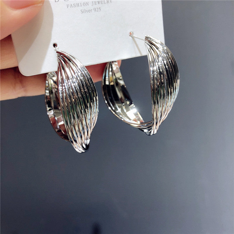 金屬素圈簡約耳環－細節特寫28｜https://igowo.tw/