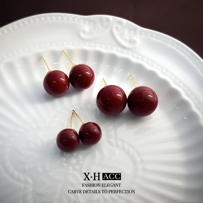 紅色珍珠耳釘－細節特寫1｜https://igowo.tw/