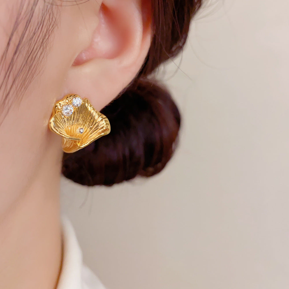 金屬花朵簡約耳釘－第二視角實拍｜https://igowo.tw/