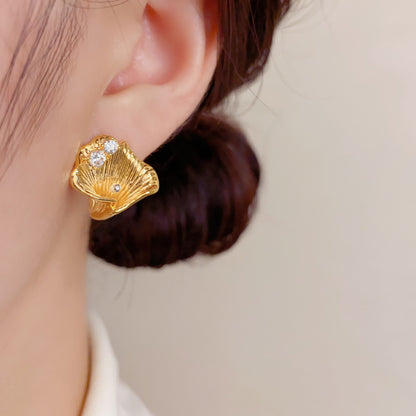 金屬花朵簡約耳釘－第二視角實拍｜https://igowo.tw/