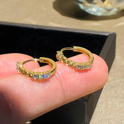 金色鋯石波浪鑲鑽耳扣－商品主圖｜https://igowo.tw/