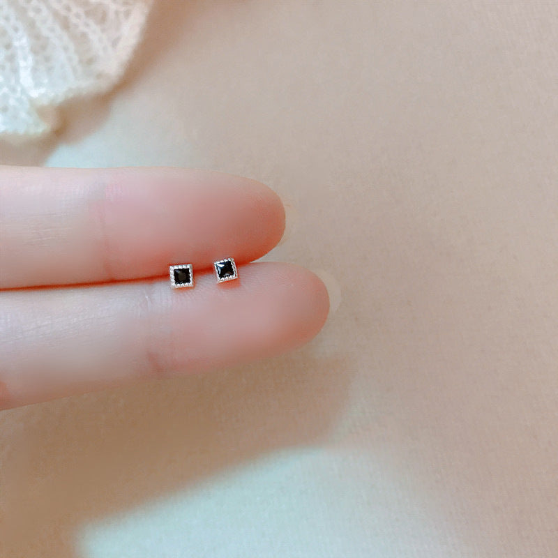 S925銀針小巧幾何方塊耳釘