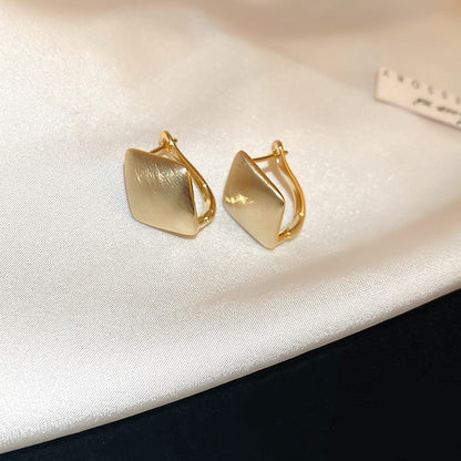 金色金屬簡約耳環－13#耳扣-金色款細節12｜https://igowo.tw/