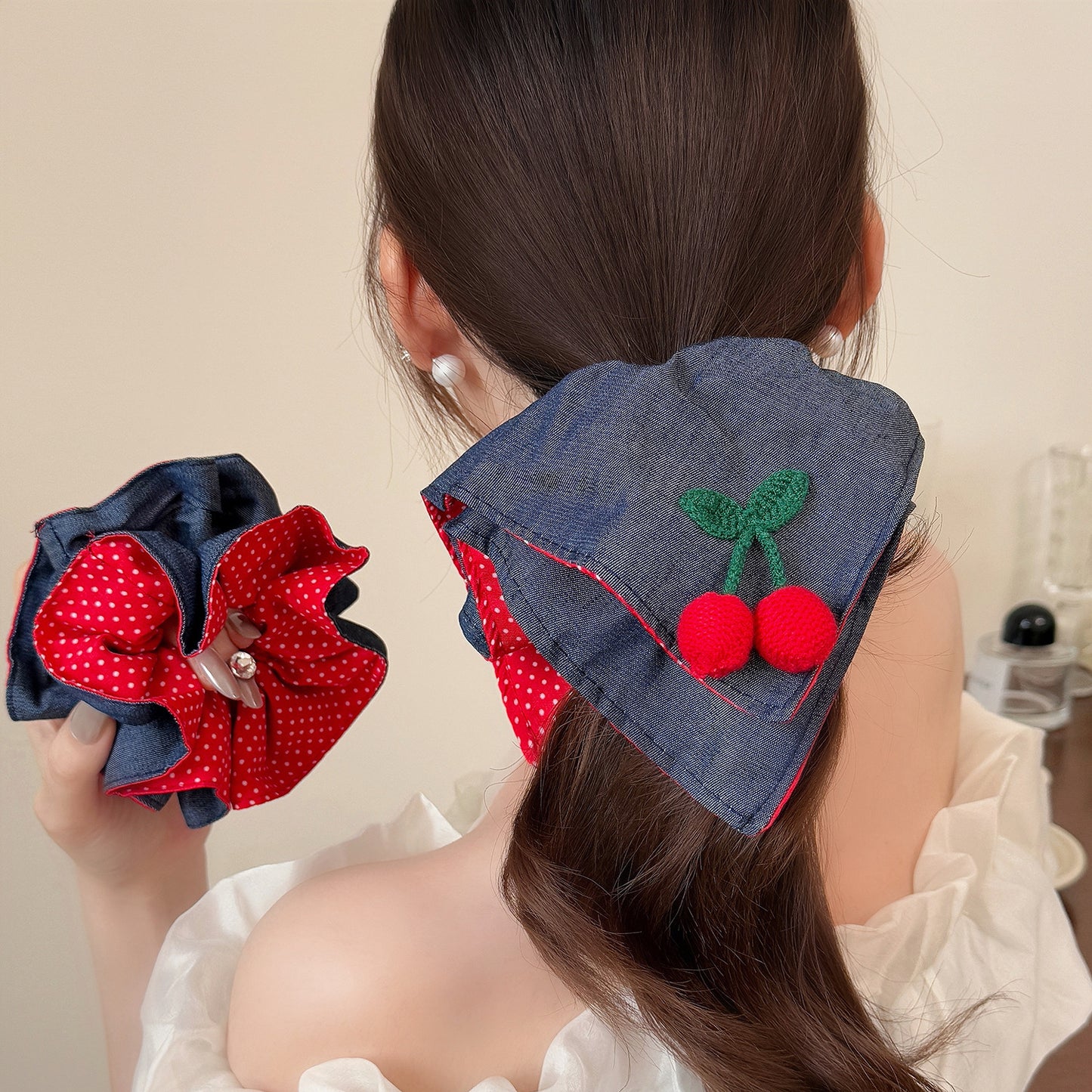 紅色布面櫻桃波點髮圈－商品主圖｜https://igowo.tw/
