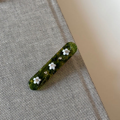 鋯石花朵一字鑲鑽髮夾－細節特寫5｜https://igowo.tw/
