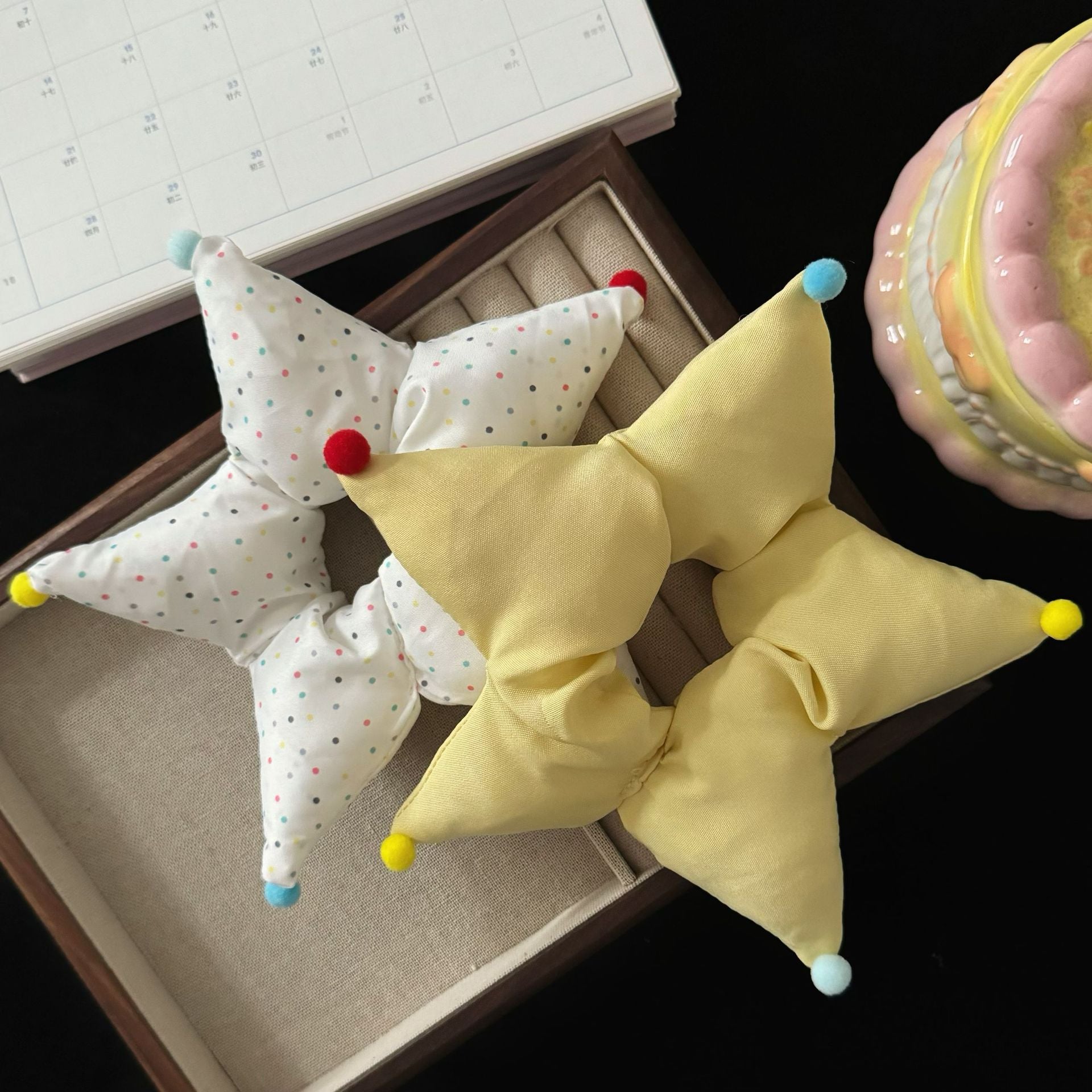 黃色星星簡約髮圈－商品主圖｜https://igowo.tw/