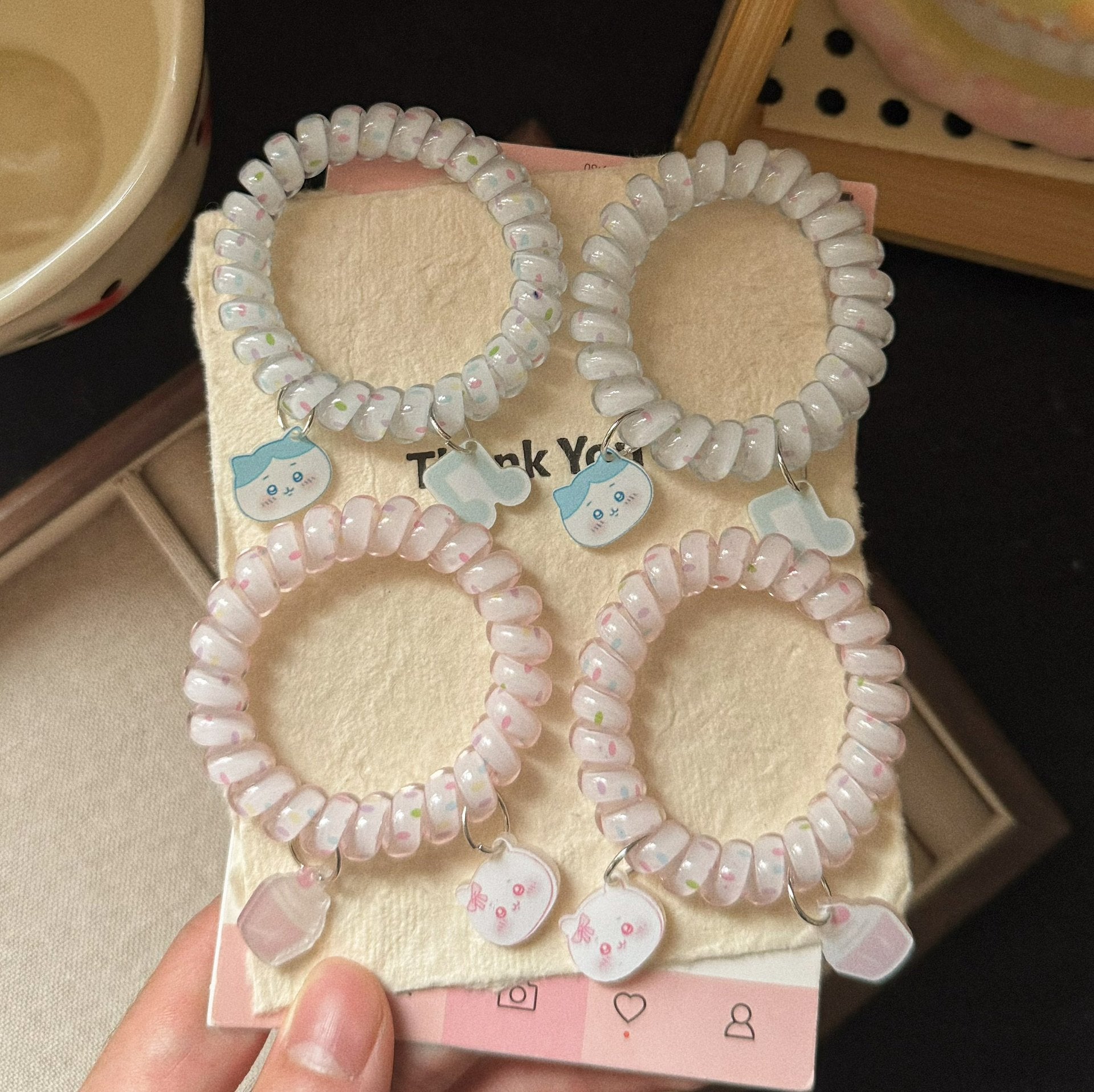 粉色音符波點髮圈－第二視角實拍｜https://igowo.tw/